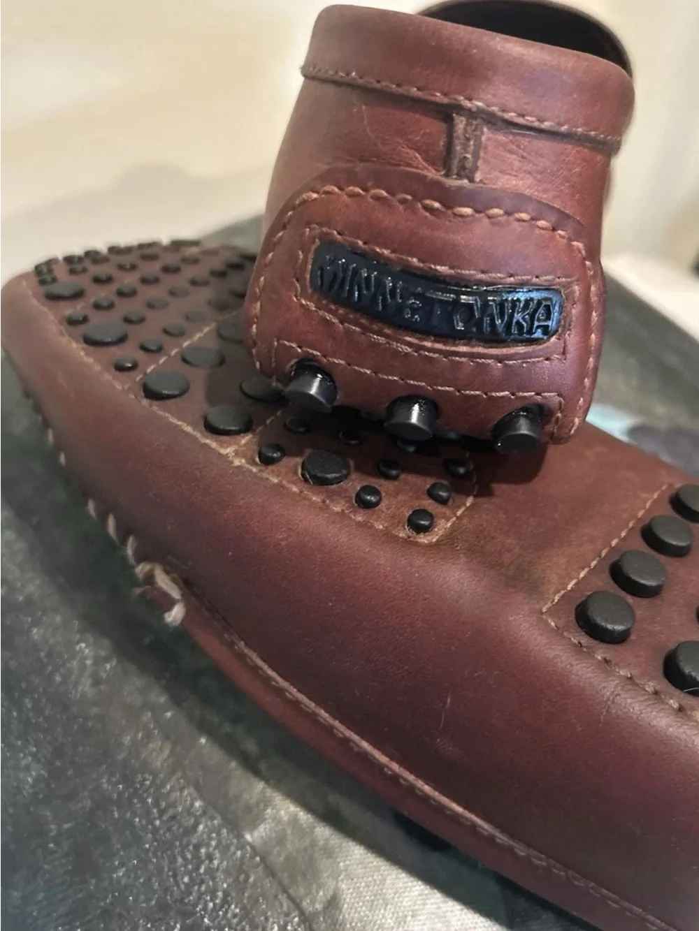 Minnetonka Brown Leather Loafer Slip On Non-Slip Comfort Men's Casual Shoe